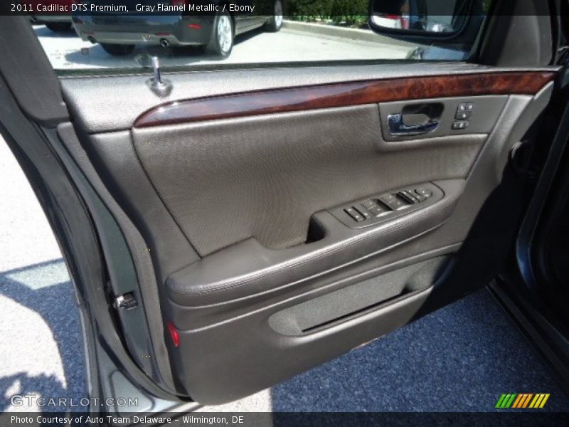 Gray Flannel Metallic / Ebony 2011 Cadillac DTS Premium