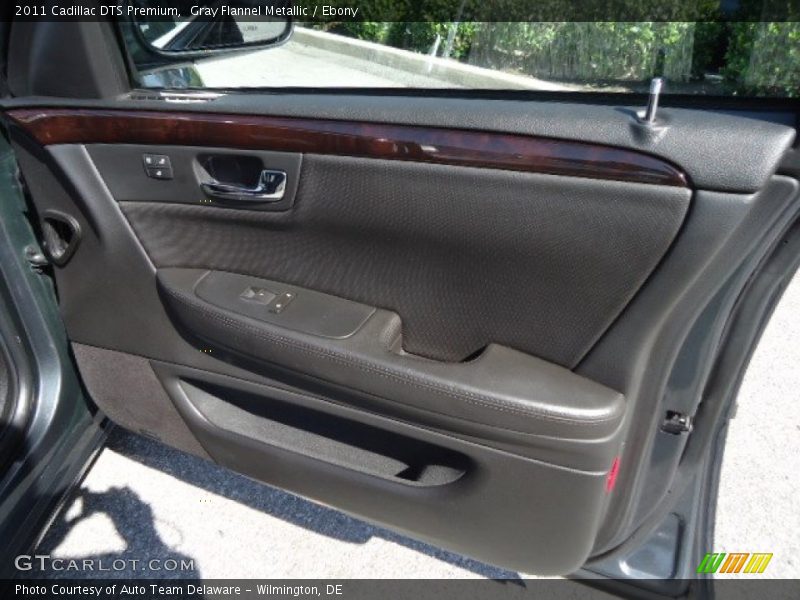 Gray Flannel Metallic / Ebony 2011 Cadillac DTS Premium
