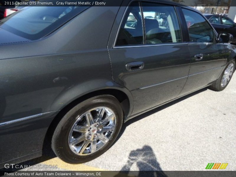 Gray Flannel Metallic / Ebony 2011 Cadillac DTS Premium