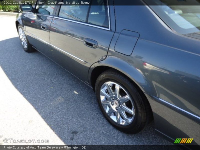 Gray Flannel Metallic / Ebony 2011 Cadillac DTS Premium
