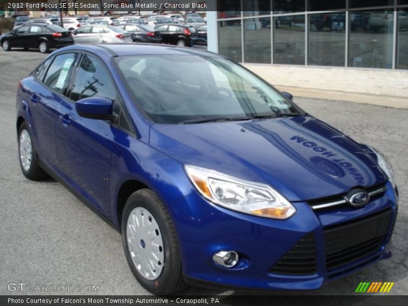Front 3/4 View of 2012 Focus SE SFE Sedan