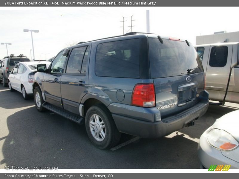 Medium Wedgewood Blue Metallic / Medium Flint Gray 2004 Ford Expedition XLT 4x4