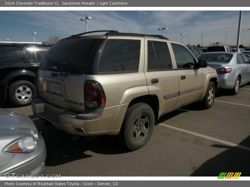Sandstone Metallic / Light Cashmere 2004 Chevrolet TrailBlazer LS