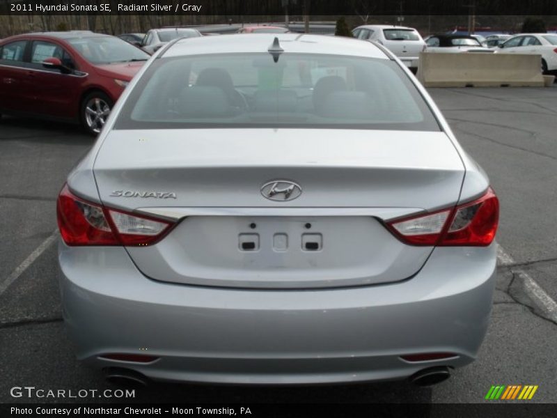 Radiant Silver / Gray 2011 Hyundai Sonata SE