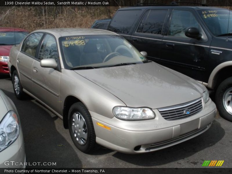 Sandrift Metallic / Medium Oak 1998 Chevrolet Malibu Sedan