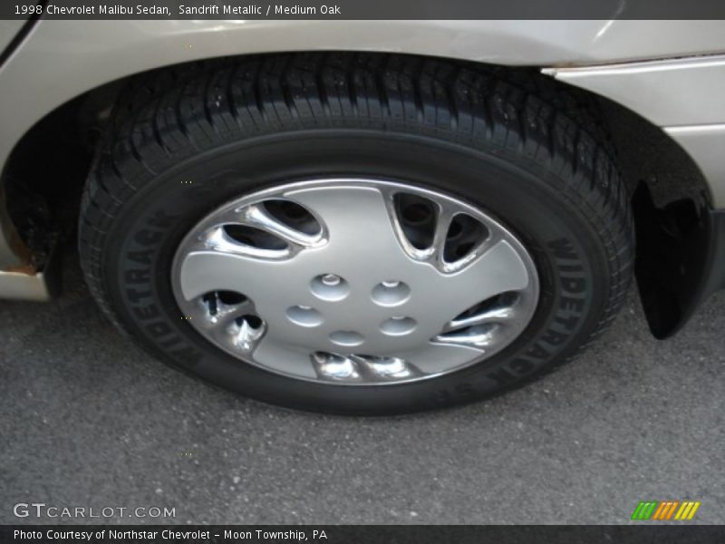 Sandrift Metallic / Medium Oak 1998 Chevrolet Malibu Sedan