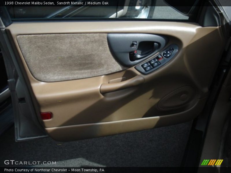 Sandrift Metallic / Medium Oak 1998 Chevrolet Malibu Sedan