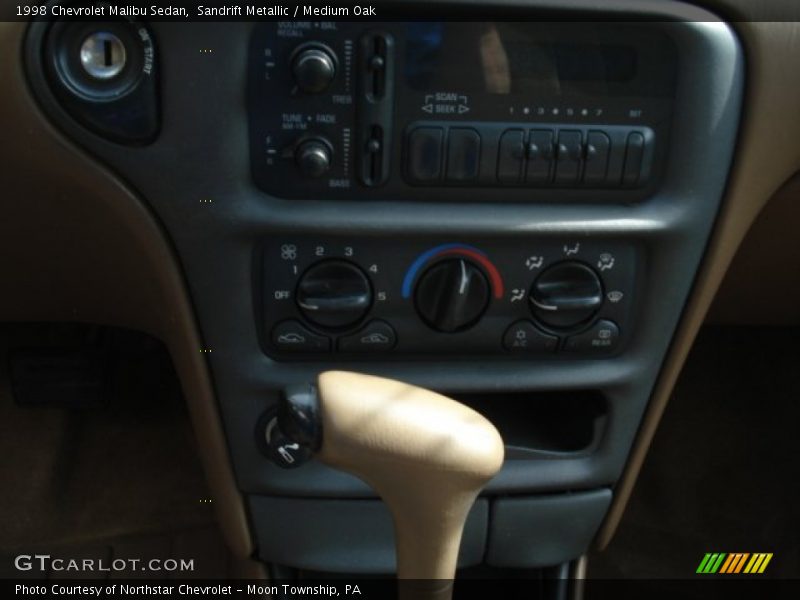 Sandrift Metallic / Medium Oak 1998 Chevrolet Malibu Sedan