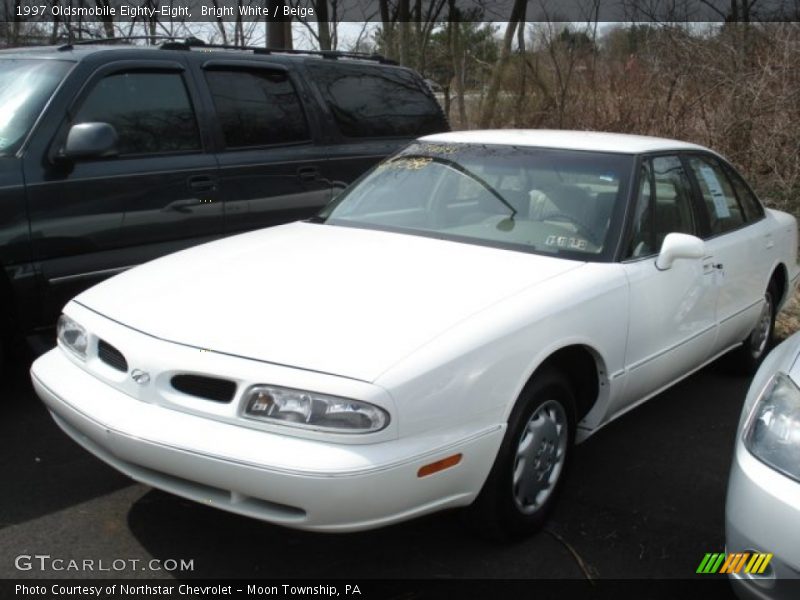 Bright White / Beige 1997 Oldsmobile Eighty-Eight