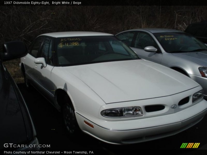 Bright White / Beige 1997 Oldsmobile Eighty-Eight
