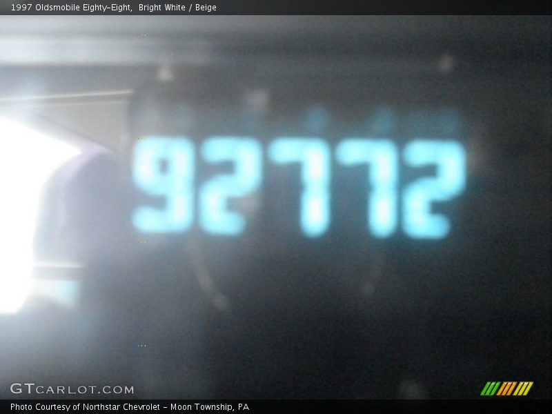 Bright White / Beige 1997 Oldsmobile Eighty-Eight