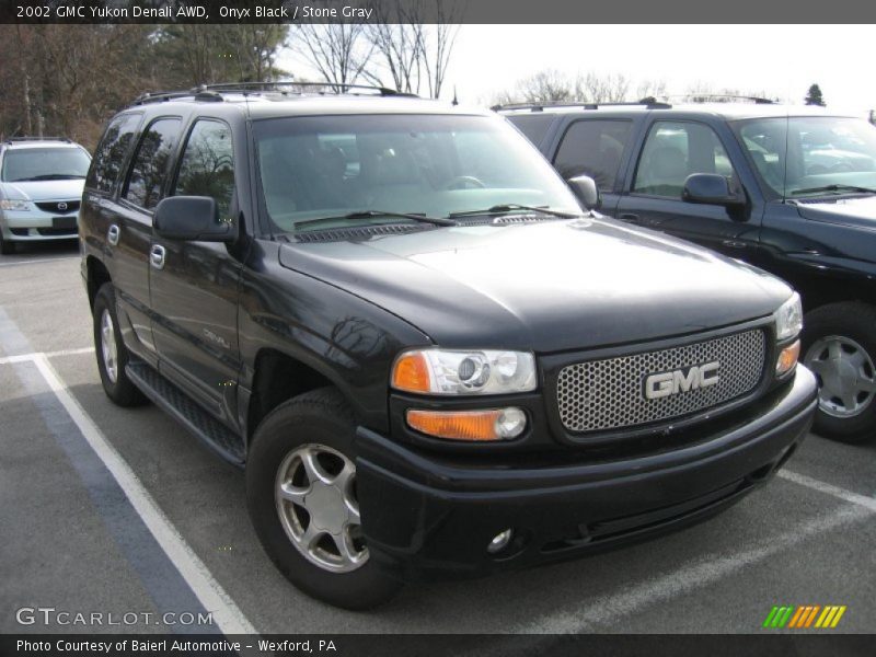 Onyx Black / Stone Gray 2002 GMC Yukon Denali AWD