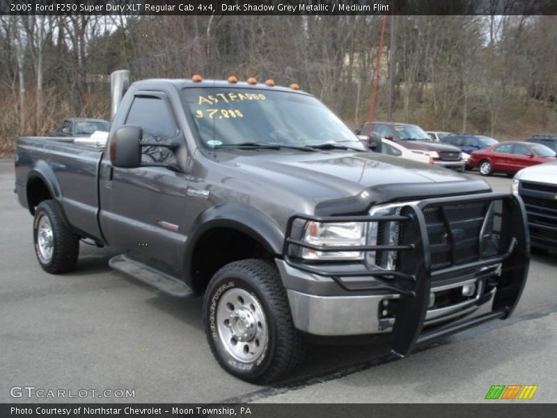 Dark Shadow Grey Metallic / Medium Flint 2005 Ford F250 Super Duty XLT Regular Cab 4x4