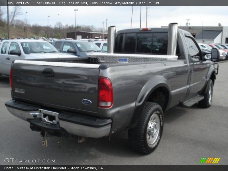 Dark Shadow Grey Metallic / Medium Flint 2005 Ford F250 Super Duty XLT Regular Cab 4x4