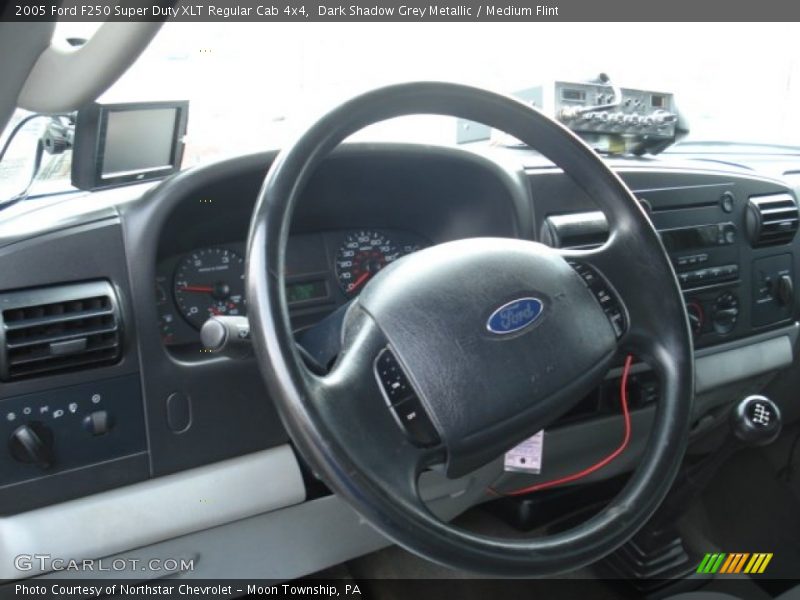 Dark Shadow Grey Metallic / Medium Flint 2005 Ford F250 Super Duty XLT Regular Cab 4x4