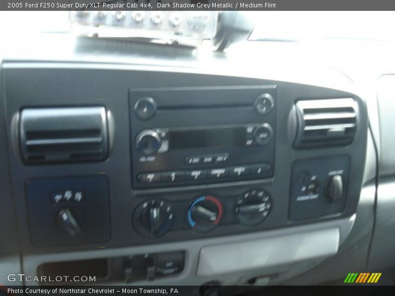 Dark Shadow Grey Metallic / Medium Flint 2005 Ford F250 Super Duty XLT Regular Cab 4x4