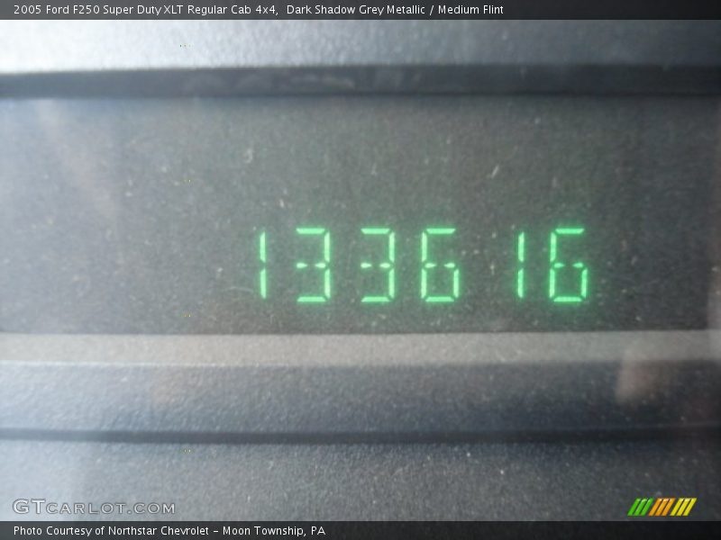 Dark Shadow Grey Metallic / Medium Flint 2005 Ford F250 Super Duty XLT Regular Cab 4x4