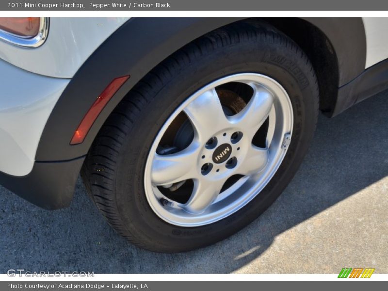 Pepper White / Carbon Black 2011 Mini Cooper Hardtop