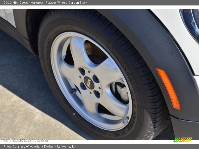 Pepper White / Carbon Black 2011 Mini Cooper Hardtop