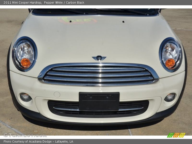 Pepper White / Carbon Black 2011 Mini Cooper Hardtop