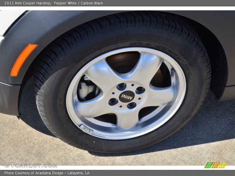 Pepper White / Carbon Black 2011 Mini Cooper Hardtop