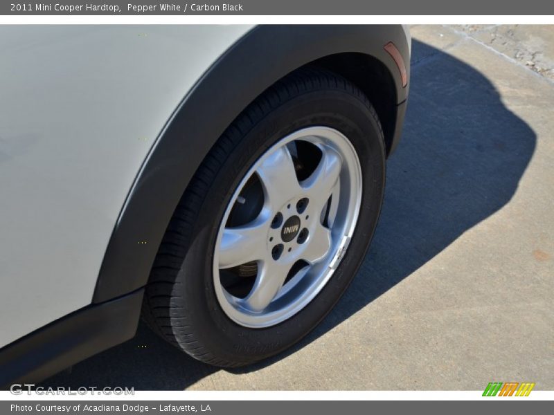 Pepper White / Carbon Black 2011 Mini Cooper Hardtop