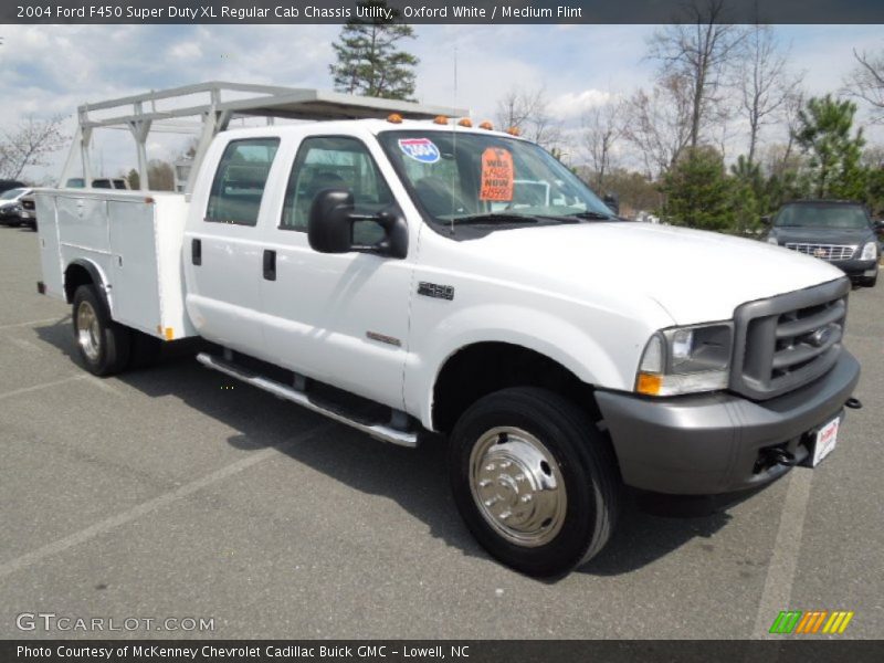 Oxford White / Medium Flint 2004 Ford F450 Super Duty XL Regular Cab Chassis Utility