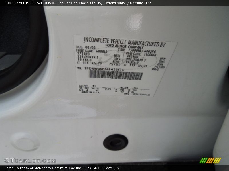 Oxford White / Medium Flint 2004 Ford F450 Super Duty XL Regular Cab Chassis Utility