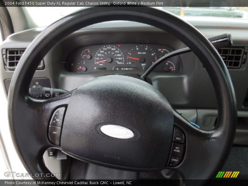 Oxford White / Medium Flint 2004 Ford F450 Super Duty XL Regular Cab Chassis Utility