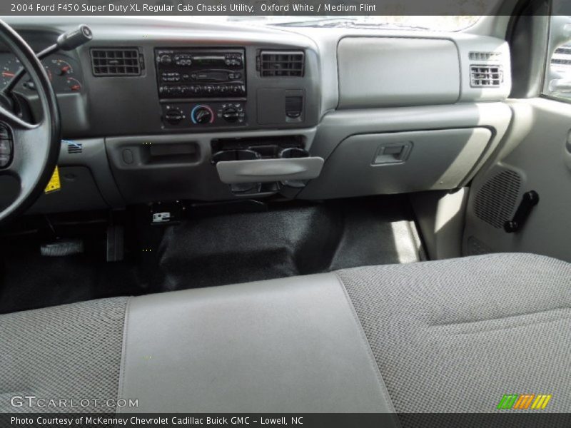 Oxford White / Medium Flint 2004 Ford F450 Super Duty XL Regular Cab Chassis Utility