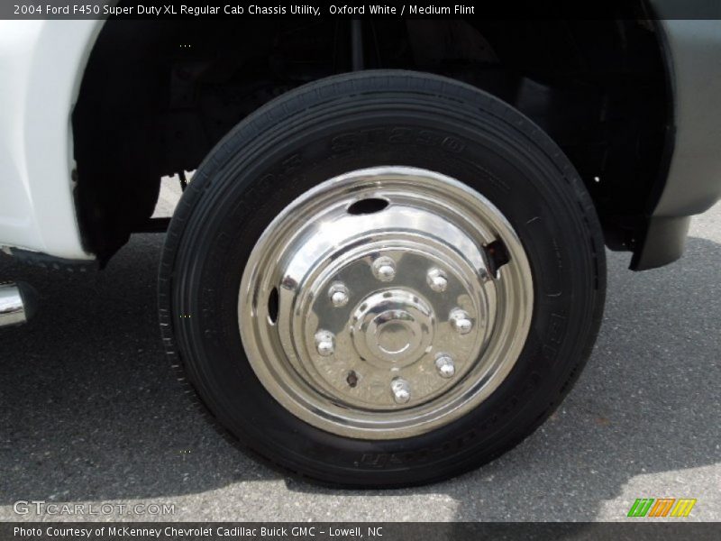 Oxford White / Medium Flint 2004 Ford F450 Super Duty XL Regular Cab Chassis Utility