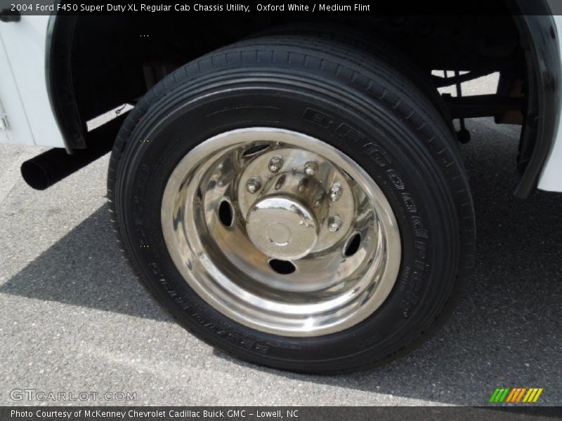 Oxford White / Medium Flint 2004 Ford F450 Super Duty XL Regular Cab Chassis Utility