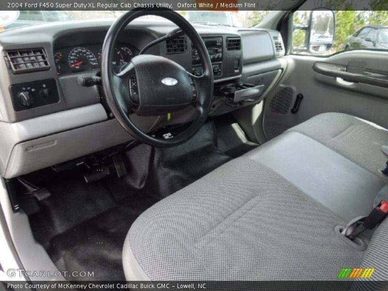 Oxford White / Medium Flint 2004 Ford F450 Super Duty XL Regular Cab Chassis Utility