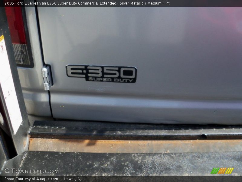 Silver Metallic / Medium Flint 2005 Ford E Series Van E350 Super Duty Commercial Extended