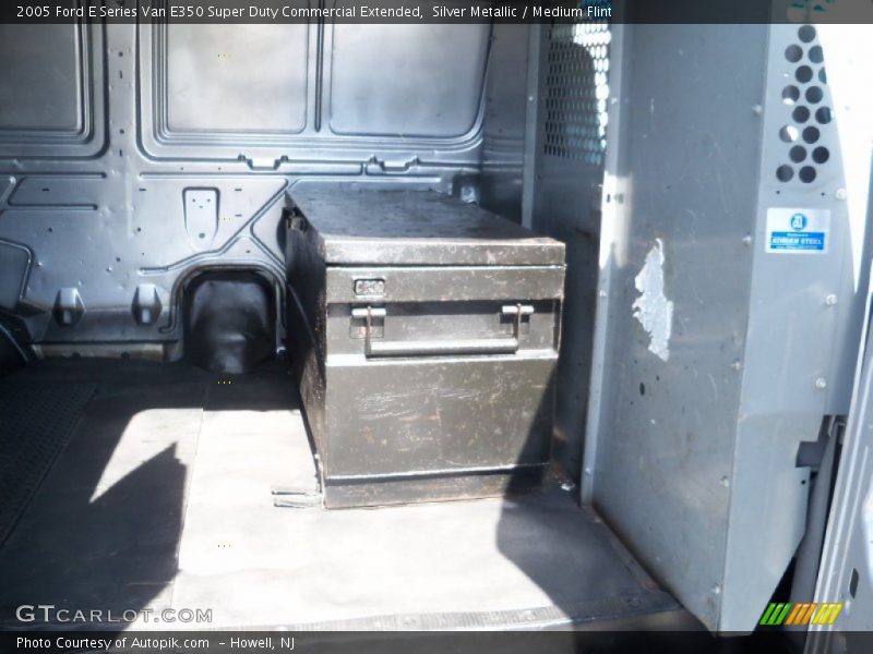 Silver Metallic / Medium Flint 2005 Ford E Series Van E350 Super Duty Commercial Extended