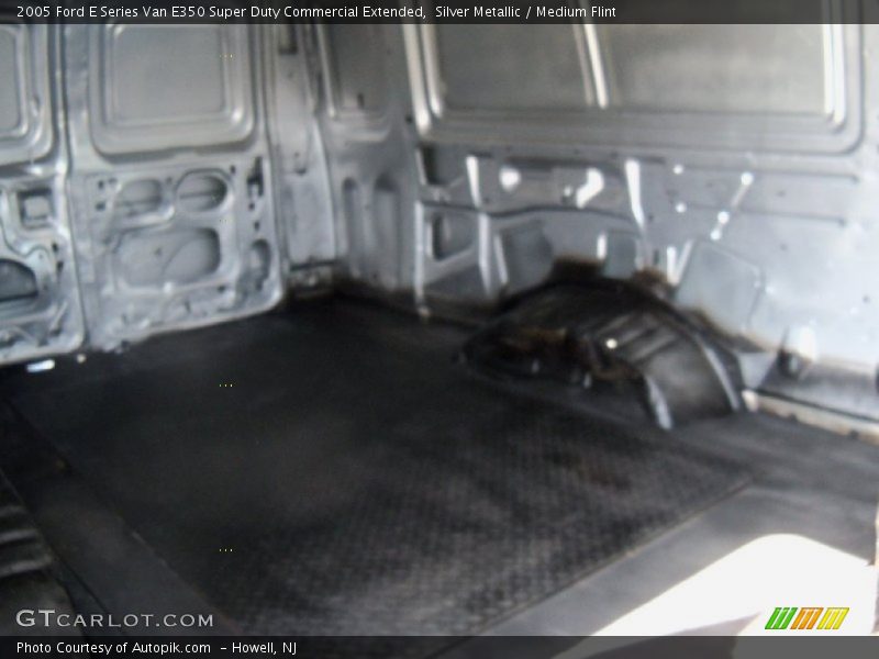 Silver Metallic / Medium Flint 2005 Ford E Series Van E350 Super Duty Commercial Extended