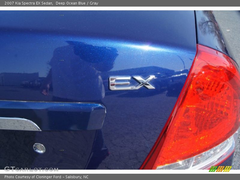  2007 Spectra EX Sedan Logo