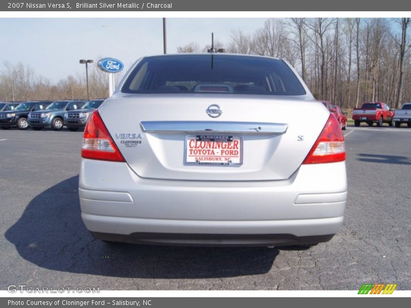 Brilliant Silver Metallic / Charcoal 2007 Nissan Versa S