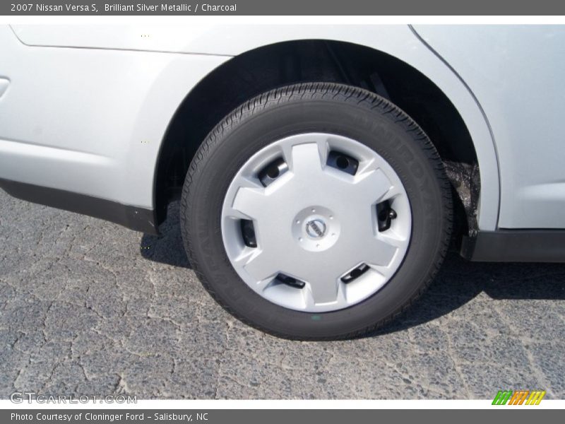 Brilliant Silver Metallic / Charcoal 2007 Nissan Versa S