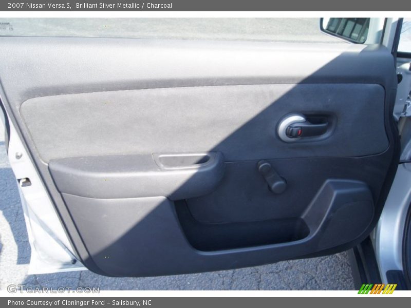 Brilliant Silver Metallic / Charcoal 2007 Nissan Versa S