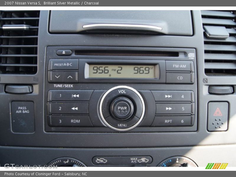 Brilliant Silver Metallic / Charcoal 2007 Nissan Versa S