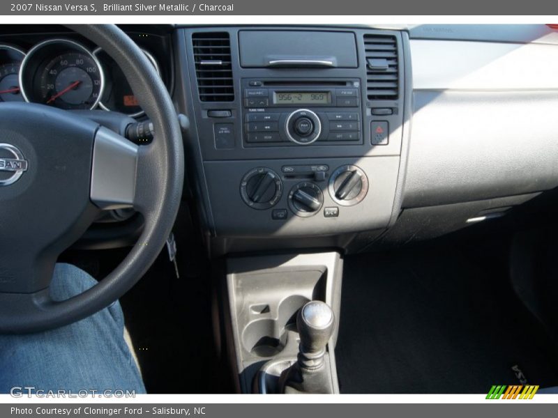 Brilliant Silver Metallic / Charcoal 2007 Nissan Versa S