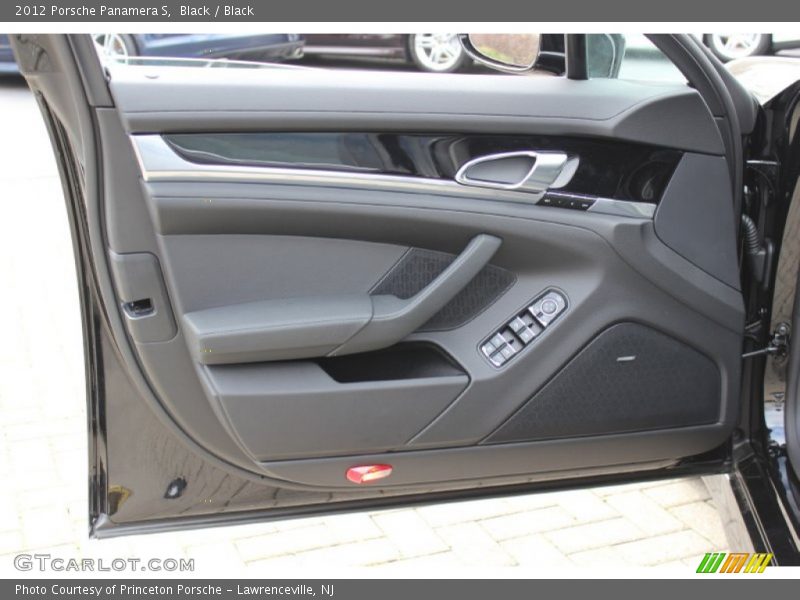 Door Panel of 2012 Panamera S