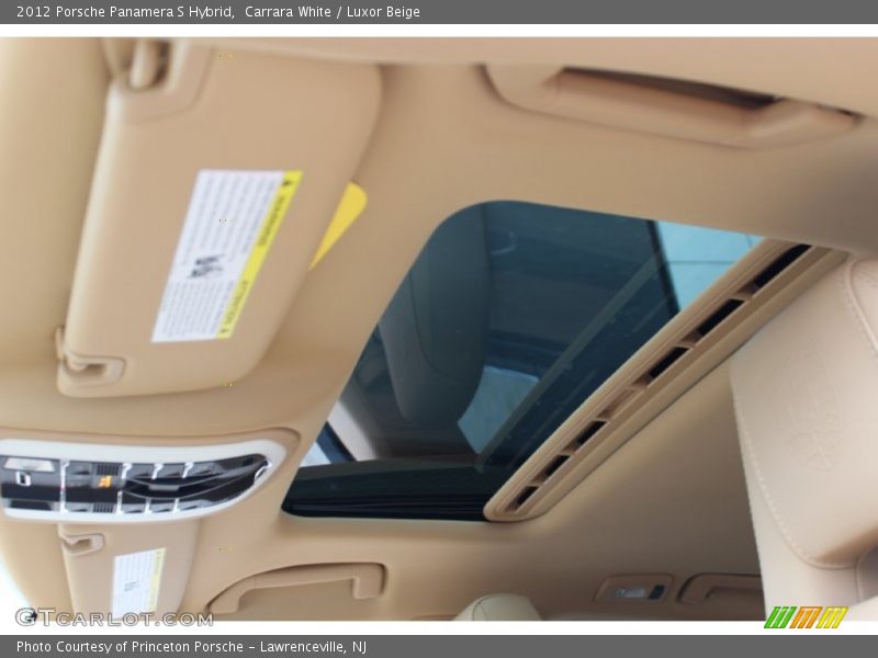 Sunroof of 2012 Panamera S Hybrid