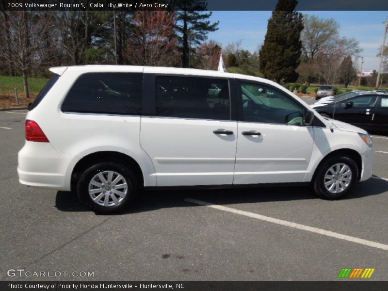 Calla Lilly White / Aero Grey 2009 Volkswagen Routan S