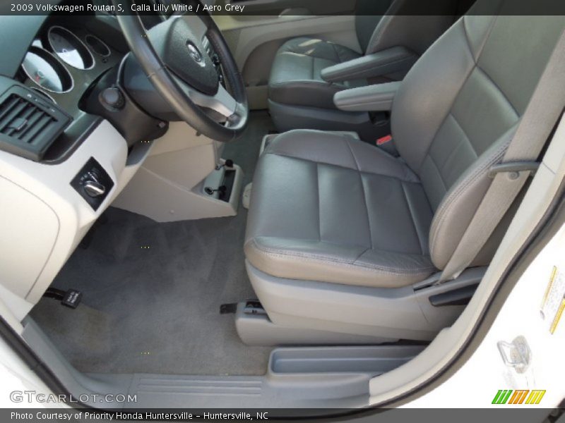 Calla Lilly White / Aero Grey 2009 Volkswagen Routan S
