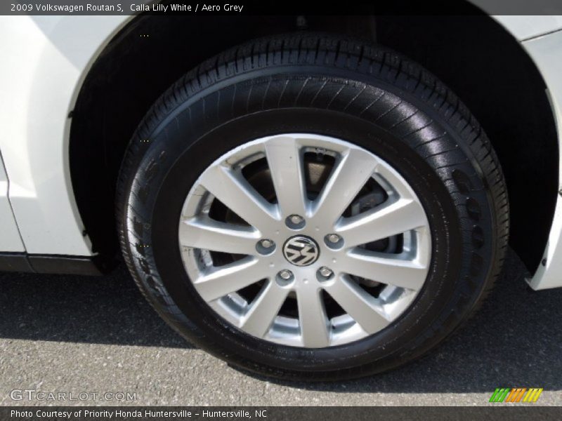 Calla Lilly White / Aero Grey 2009 Volkswagen Routan S