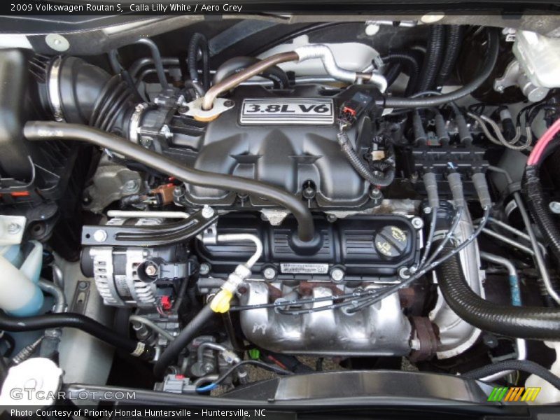 Calla Lilly White / Aero Grey 2009 Volkswagen Routan S