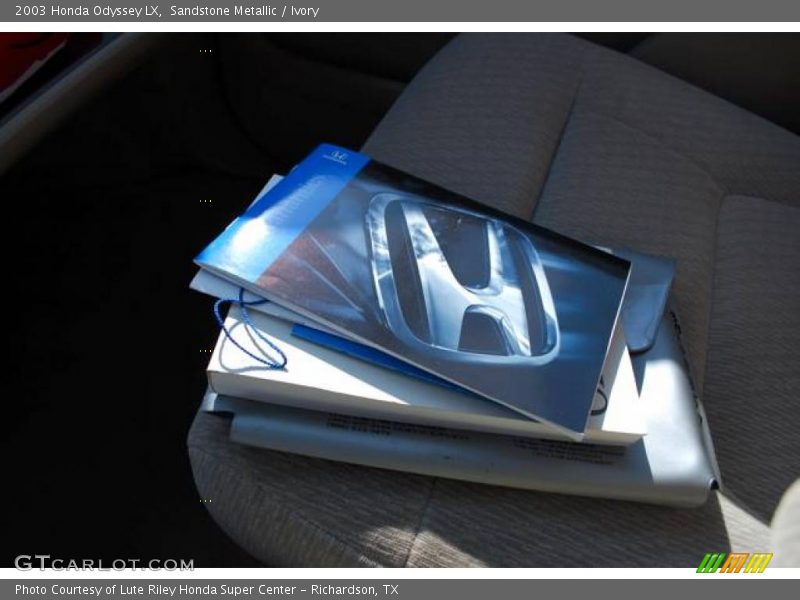Sandstone Metallic / Ivory 2003 Honda Odyssey LX