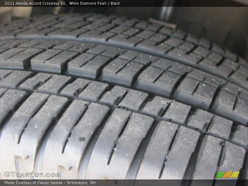 White Diamond Pearl / Black 2011 Honda Accord Crosstour EX